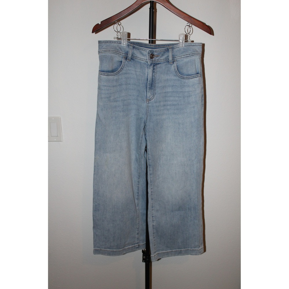 Chico's Trouser Crop Jeans Light Wash Wide Leg High Rise Denim Size 1 / 8 US